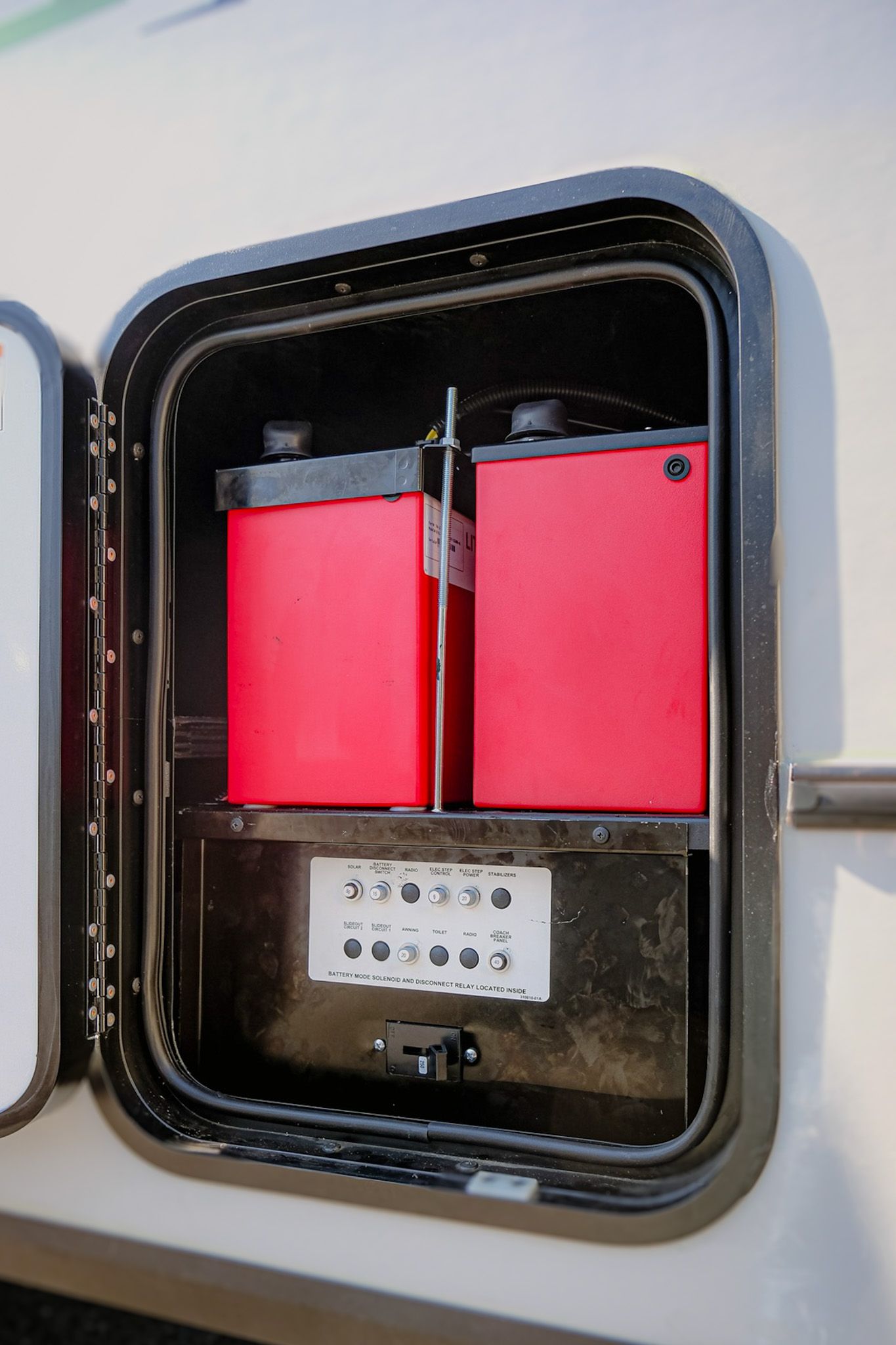 Lithionics Motorcoach Power Solutions